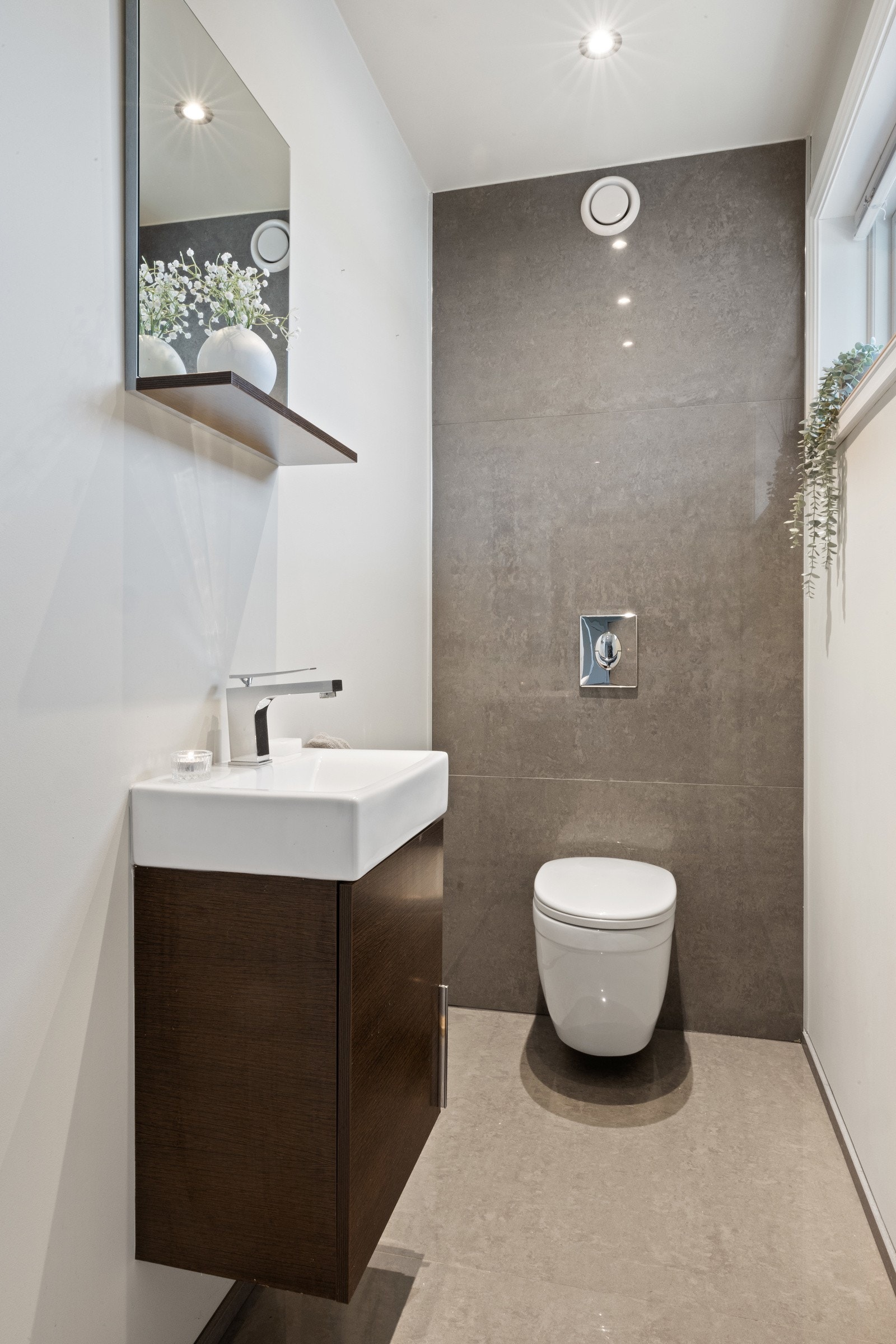 Gjestetoalett ved hall i 1. etasje Galleribilde