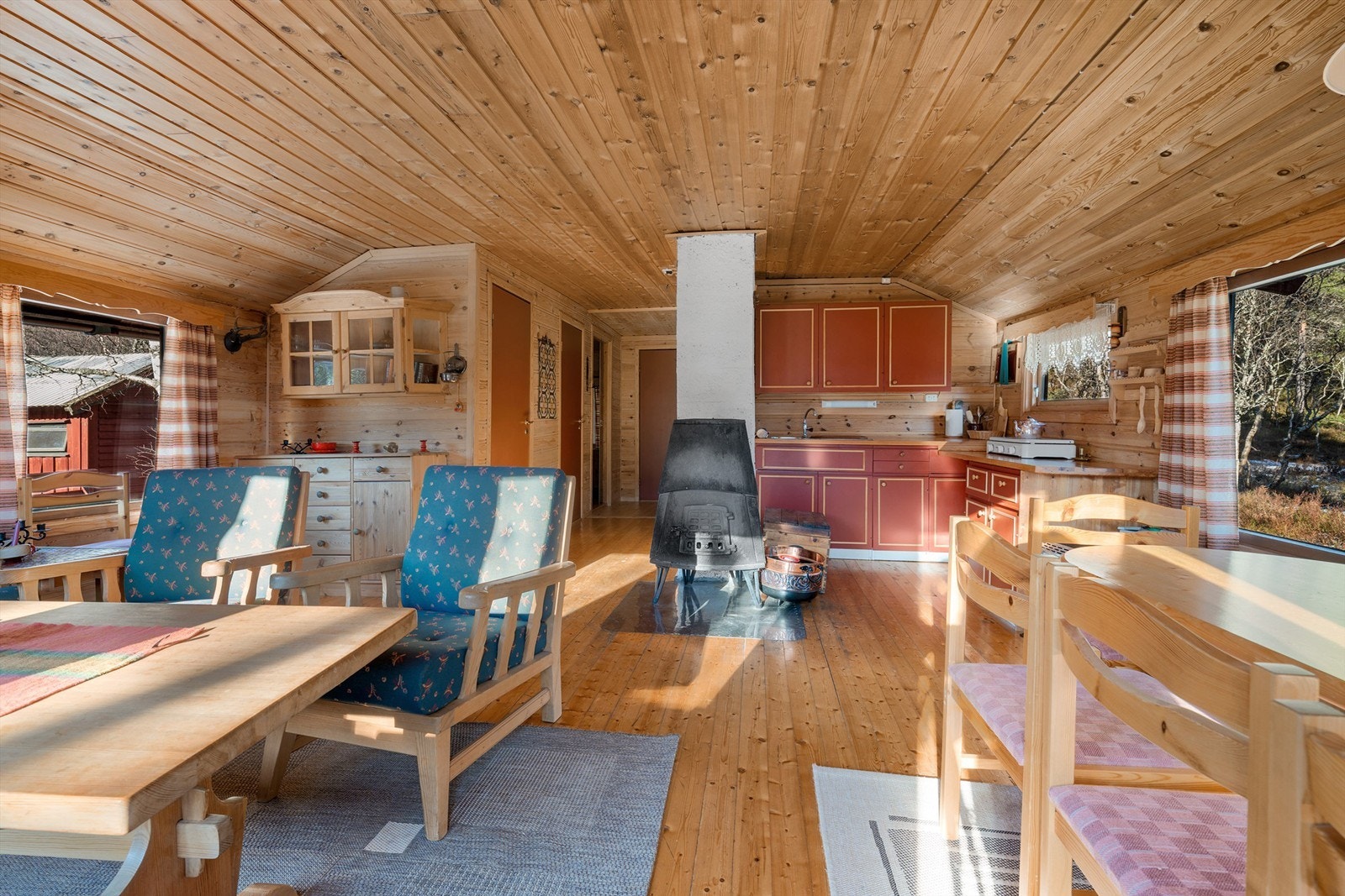 Åpen og sosial stue og kjøkken løsning Galleribilde