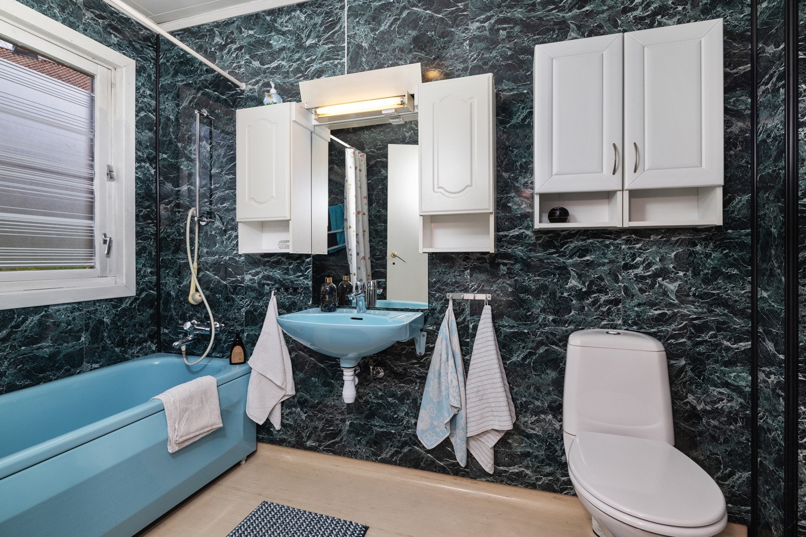 Baderom. Galleribilde