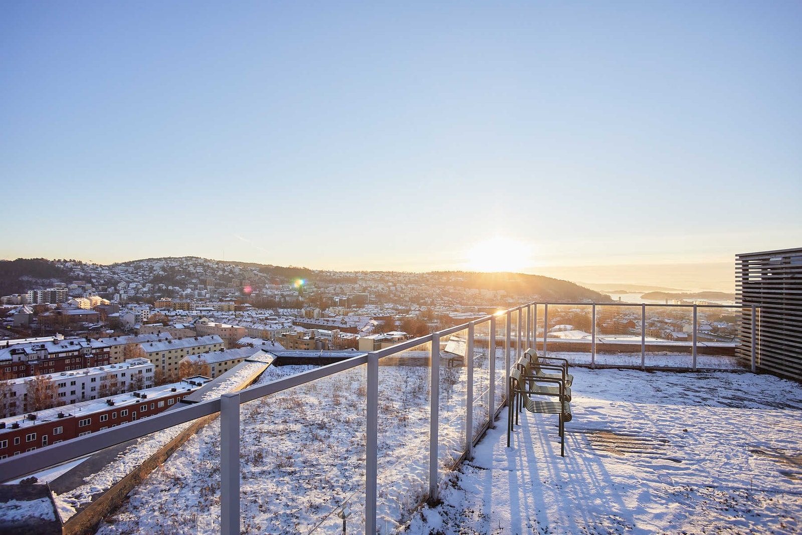 Takterrassen vinterstid. Galleribilde
