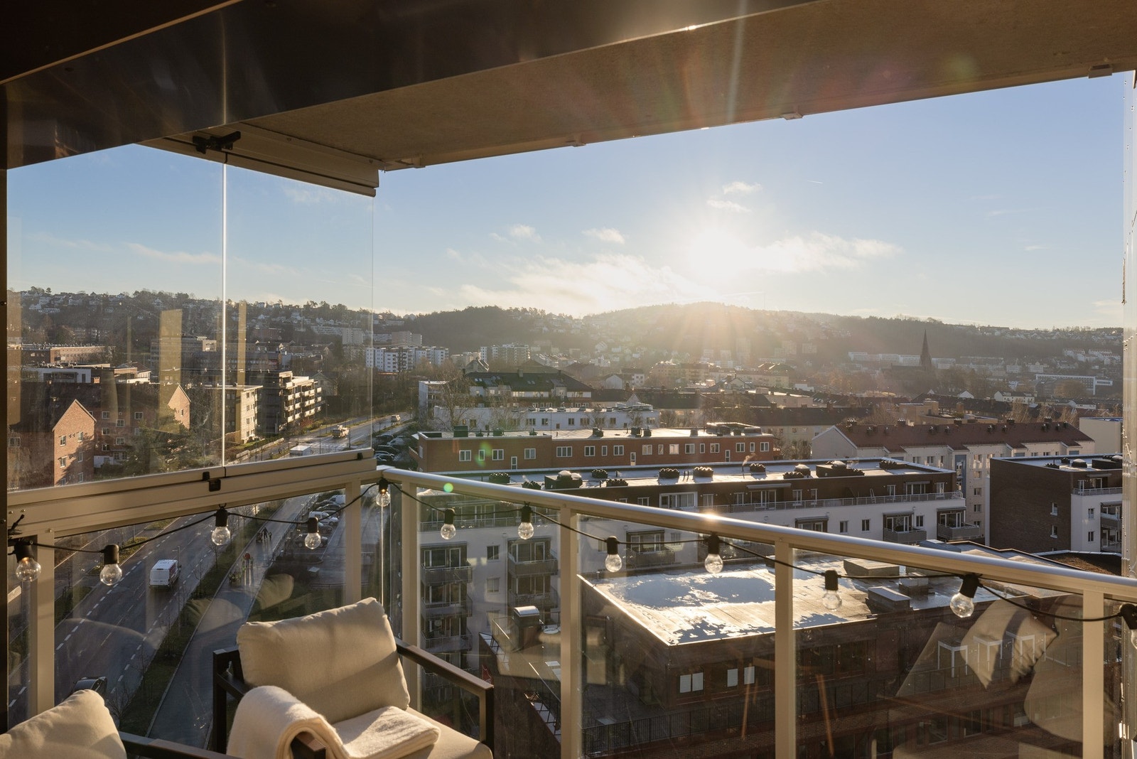 Fra balkongen har man nydelig utsikt over Ekeberg, byen og nabolaget. Galleribilde