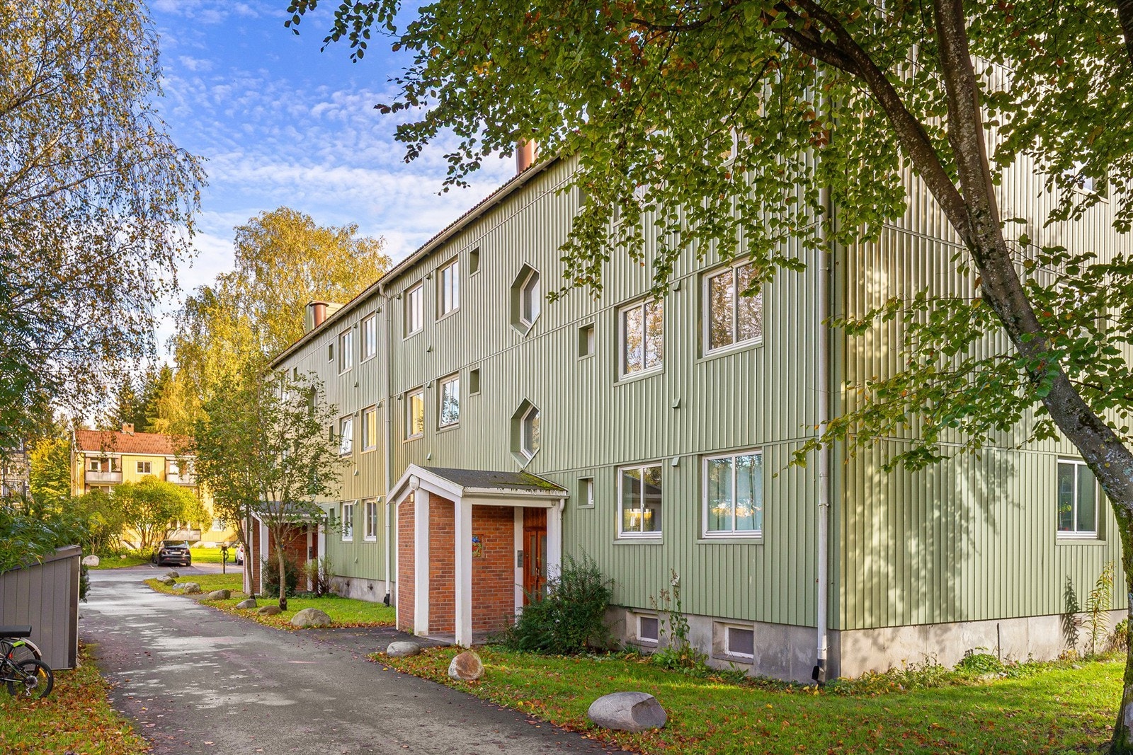 Beboere i sameiet har fortrinnsrett i Ullevålsletta barnehage som ligger på tomten. Galleribilde