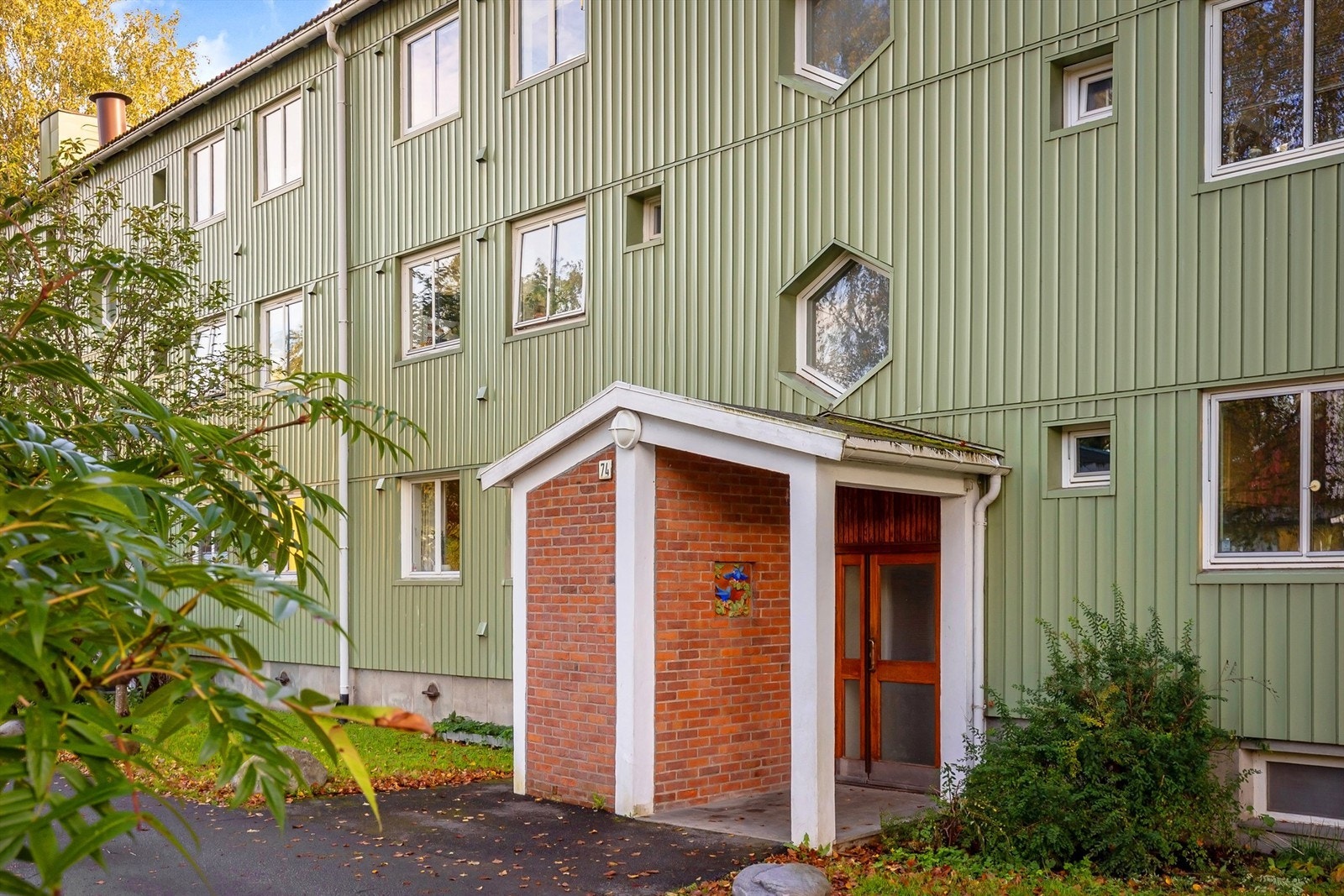 Eiendommen sokner til populære Tåsen barneskole og Nordberg ungdomsskole. Galleribilde