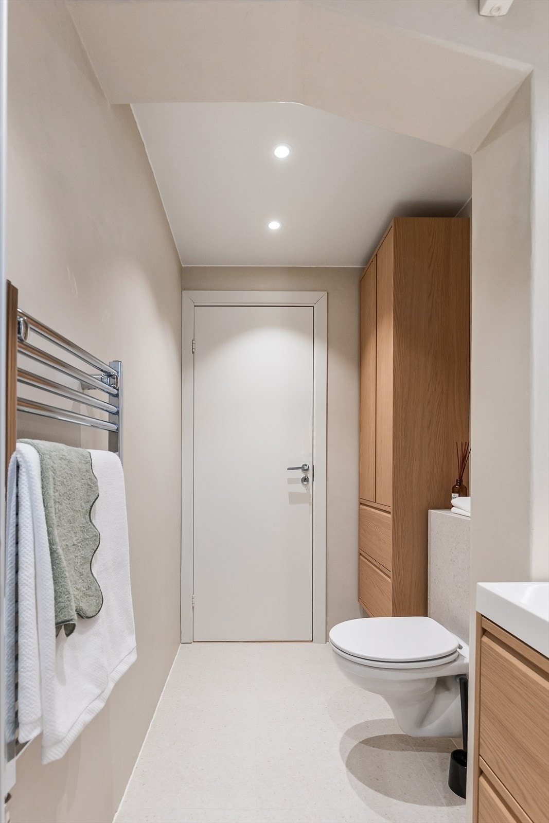 Downlights i himling gir god belysning. Galleribilde