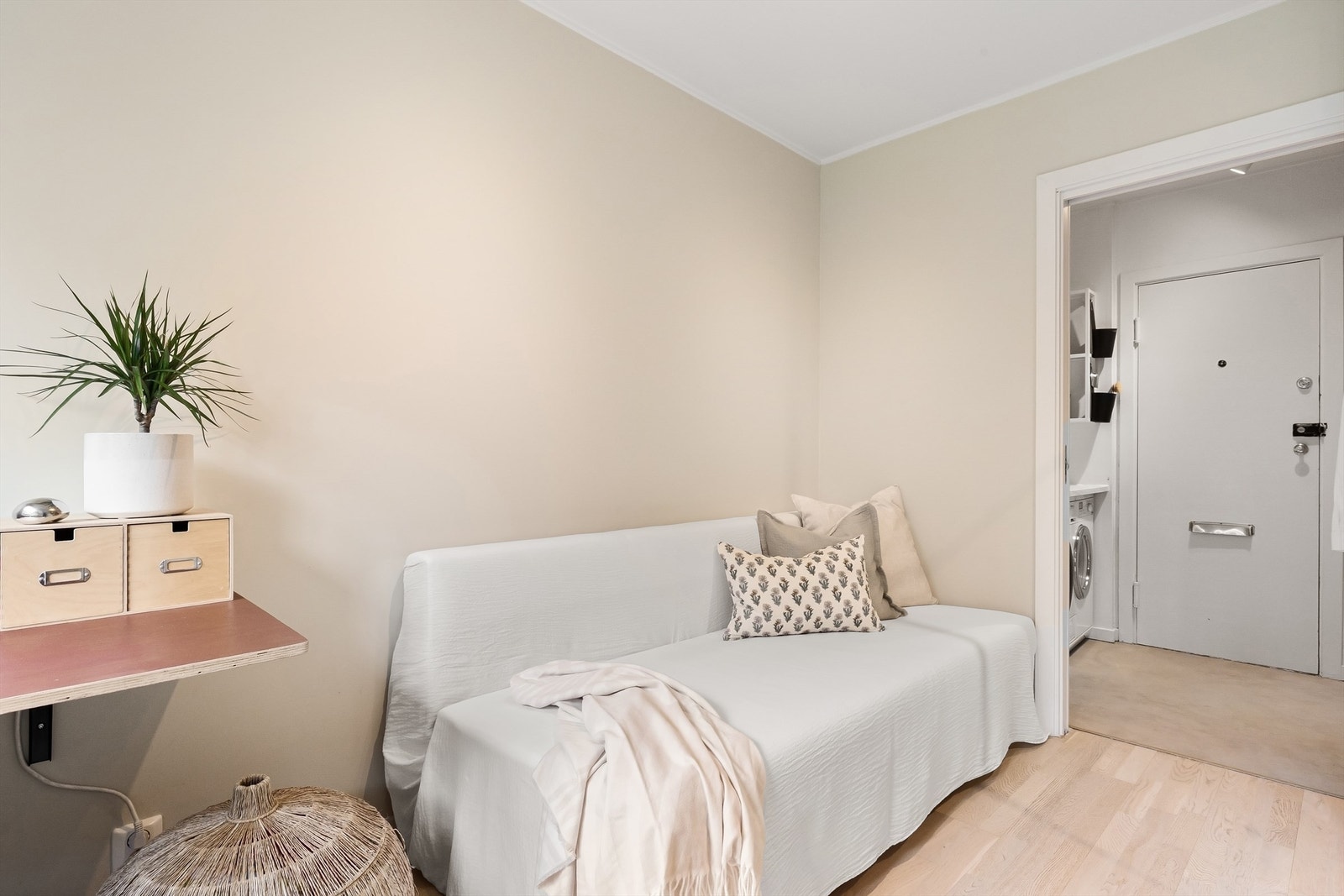 Rommet har flere bruksmuligheter, for eksempel som kontor eller ungdomsrom. Galleribilde