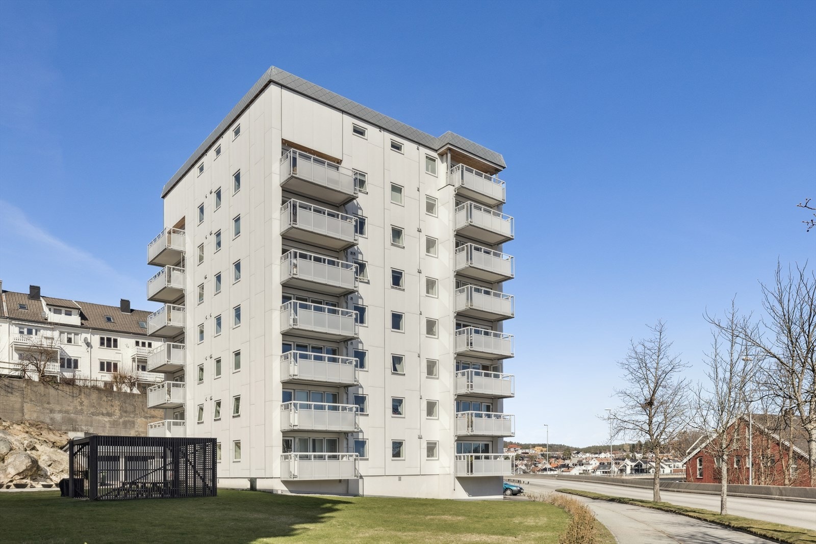 Blokken har også gjennomgått betydelige oppgraderinger de siste årene med oppussing av fasade og balkong. Galleribilde