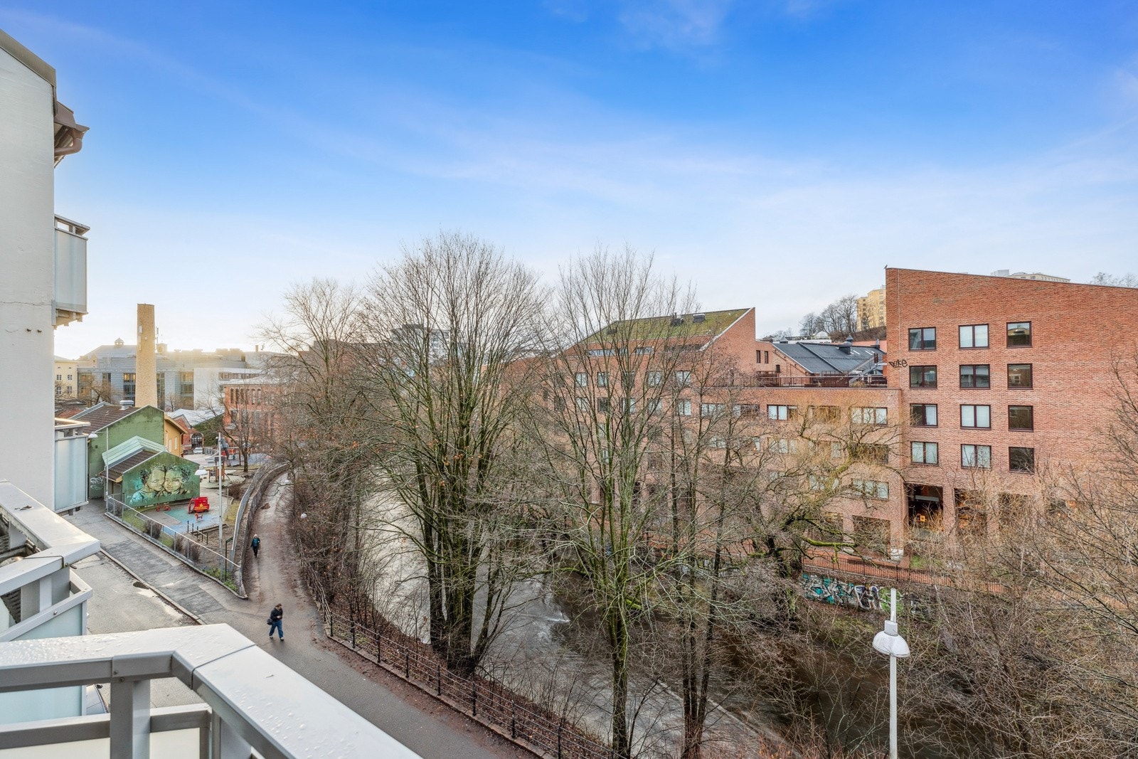 Svært solrik balkong Galleribilde