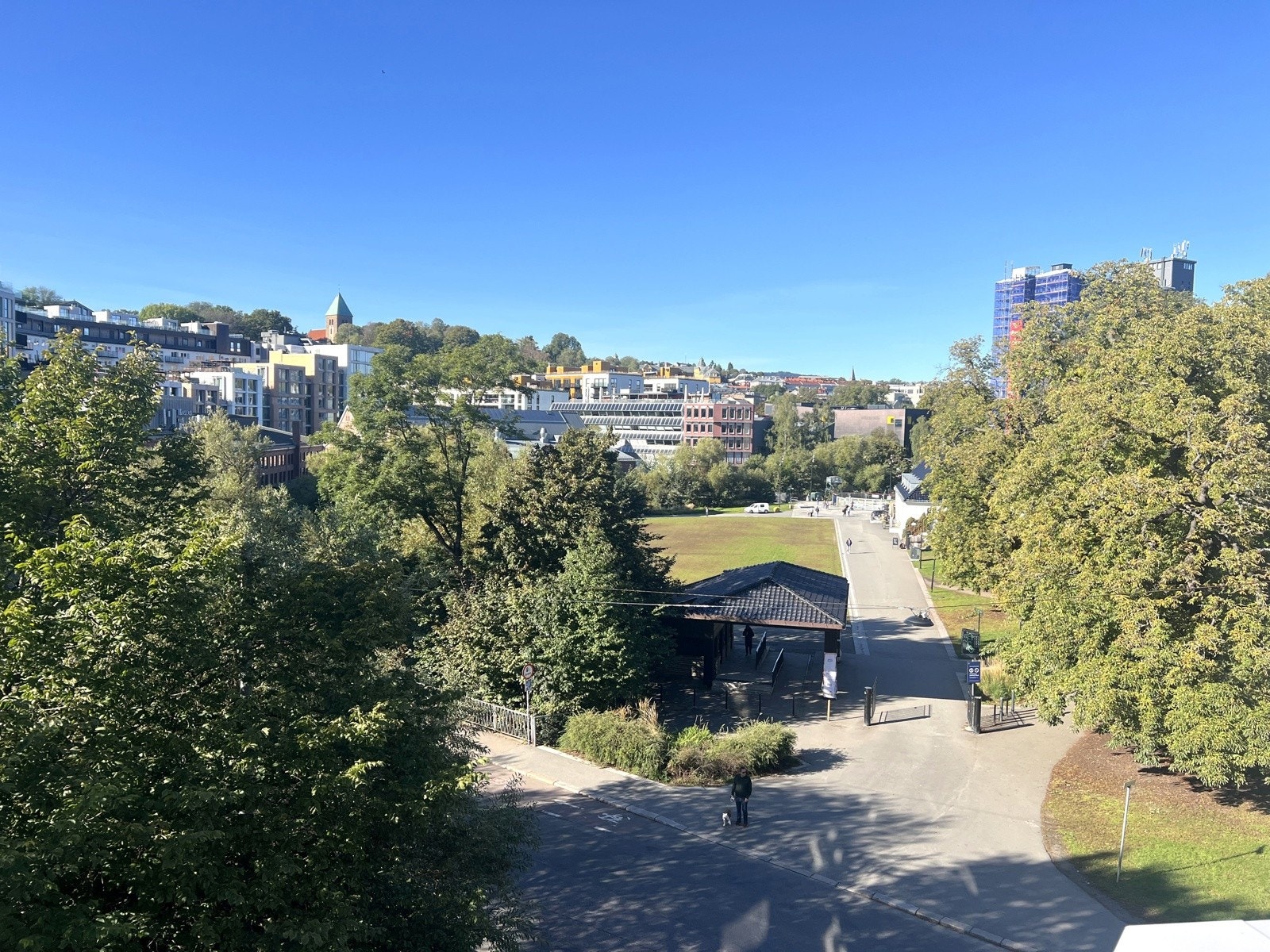 Fra balkong mot Nedre Foss Park Galleribilde