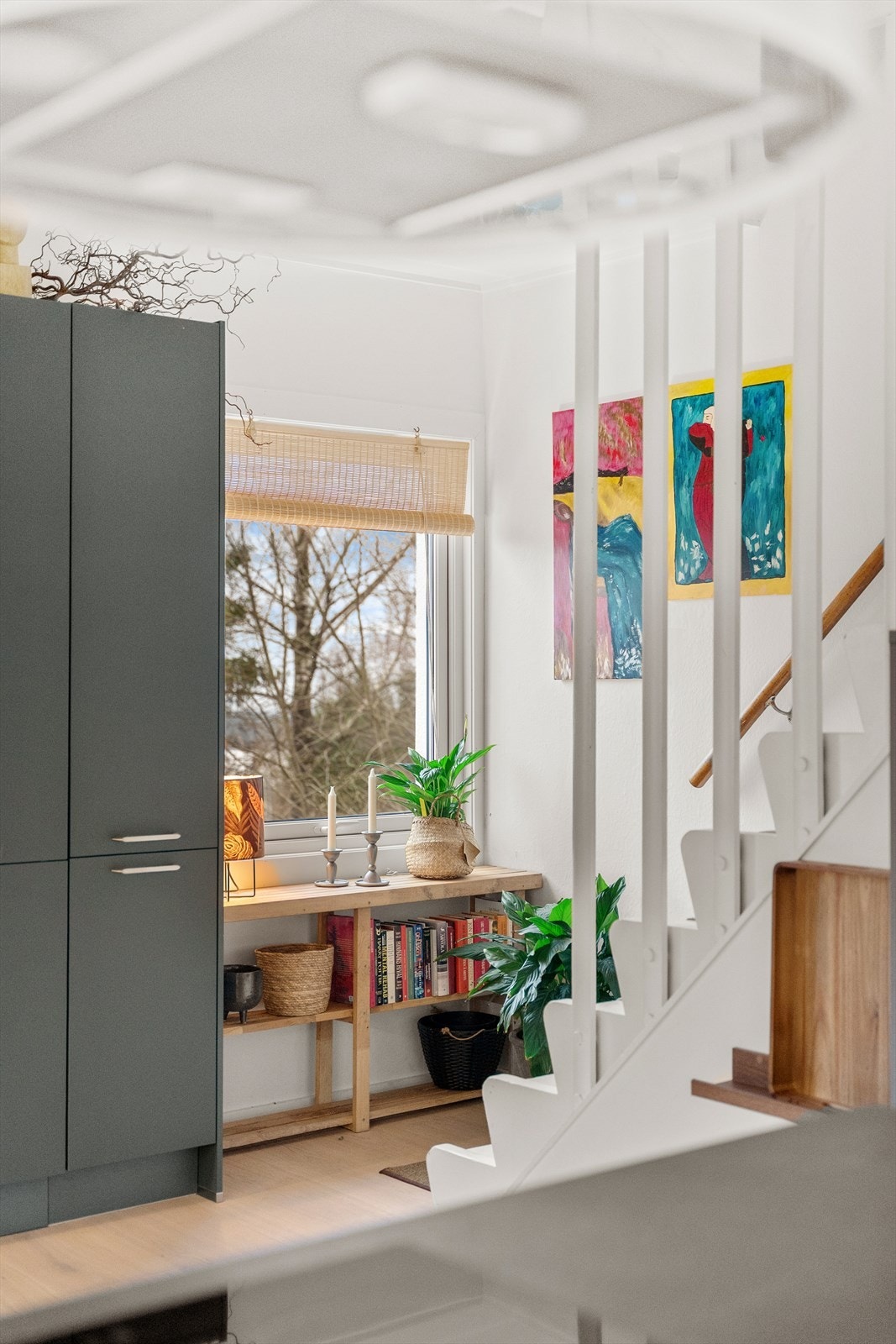 Beliggenheten er sentral med gangavstand til Østerås og Eiksmarka senter. Galleribilde