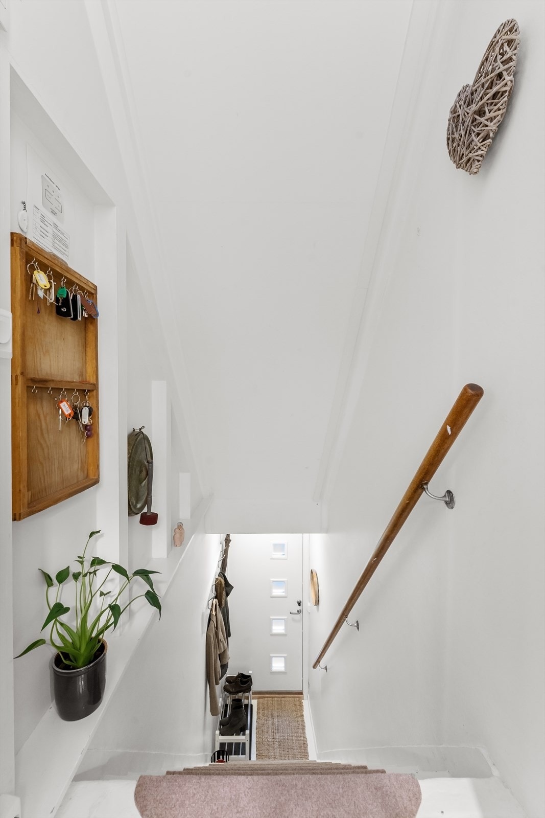 Leiligheten har egen inngang, som bidrar til en følelse av å bo i et rekkehus. Galleribilde