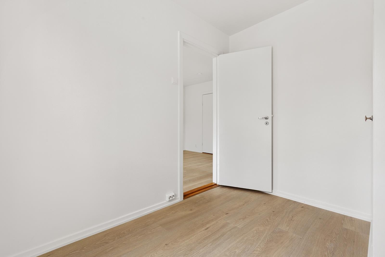 Soverom med innebygd garderobeskap Galleribilde