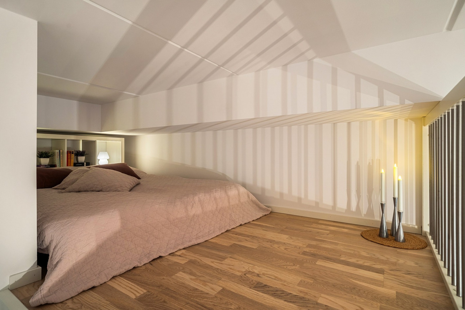 Resten av hemsen brukes til soveplass. Galleribilde