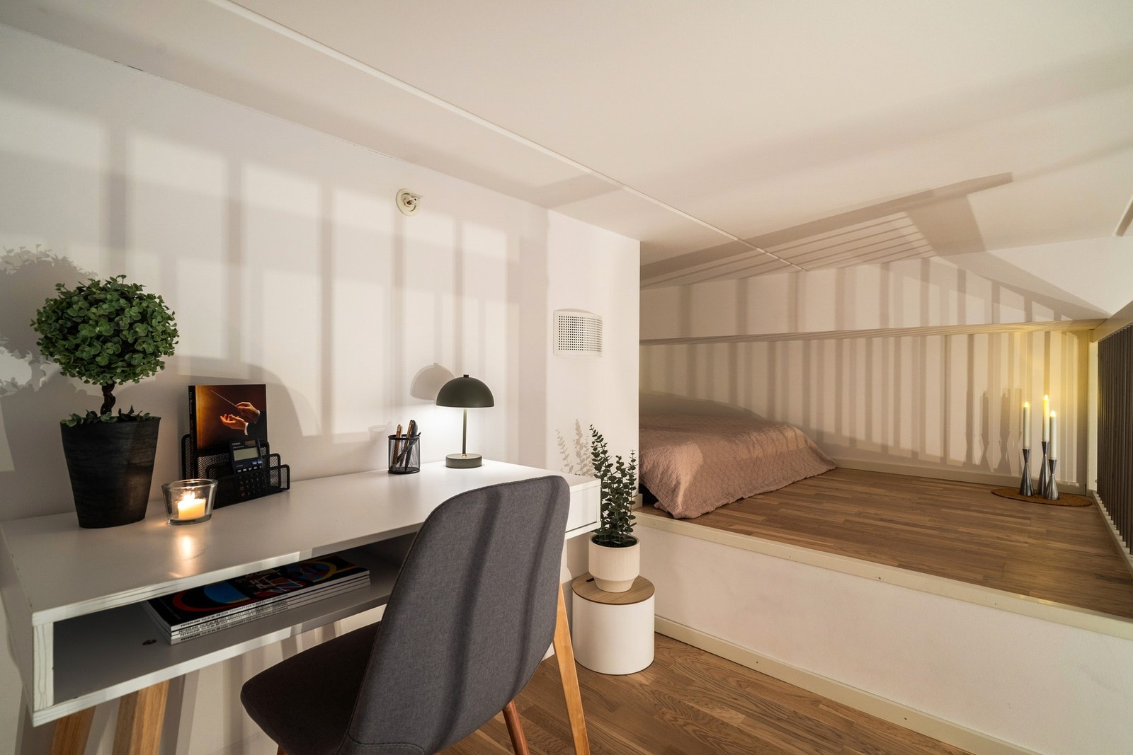 Idag bruker eier deler av hemsen til kontor Galleribilde