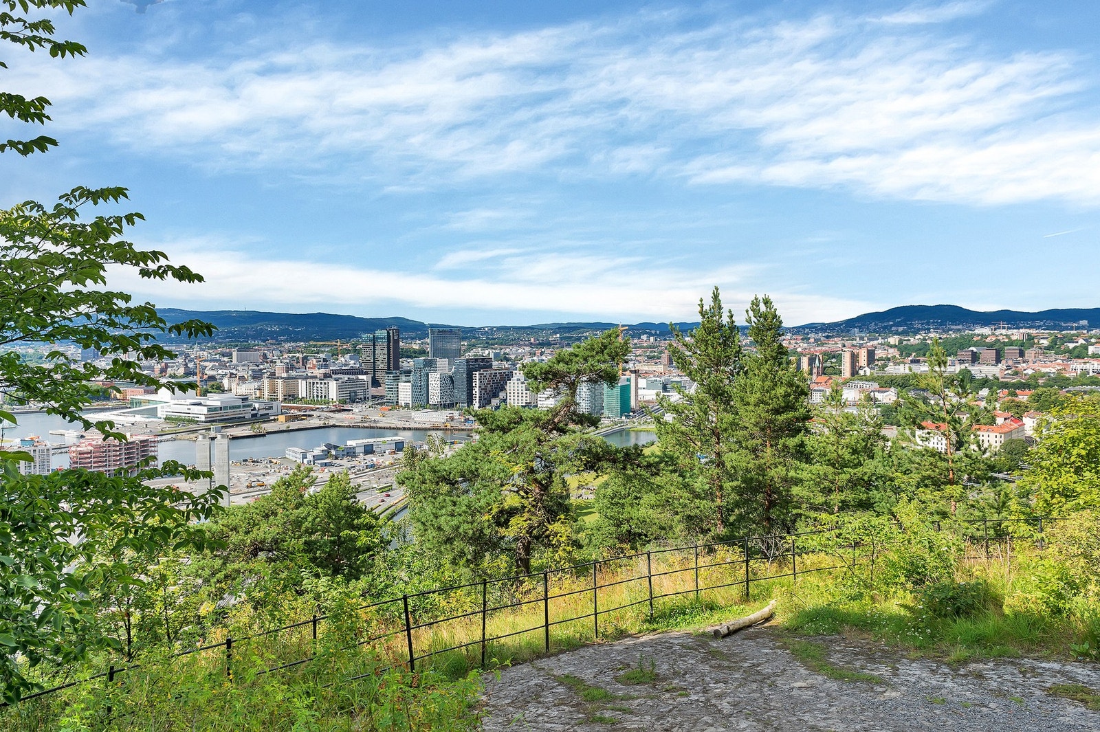 Utsiktspunk over Bjørvika og Oslofjorden. Galleribilde