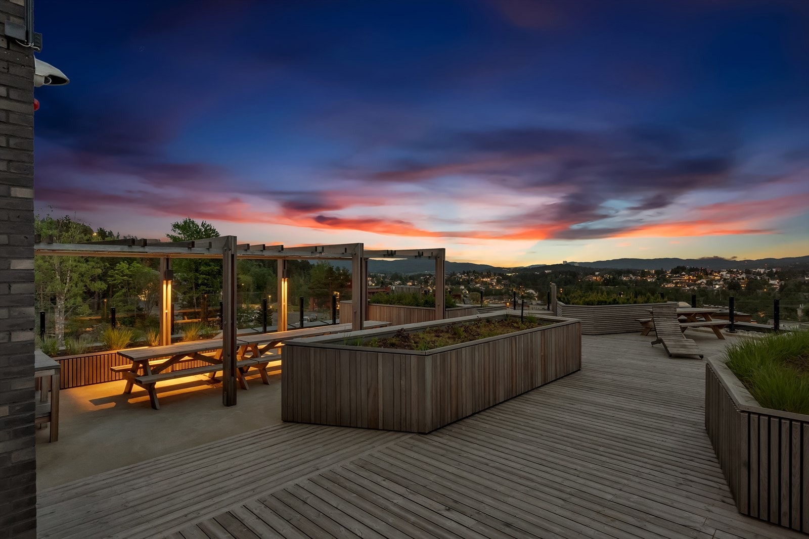 Takterrassen er like fin på kveldstid som på dagtid. Galleribilde