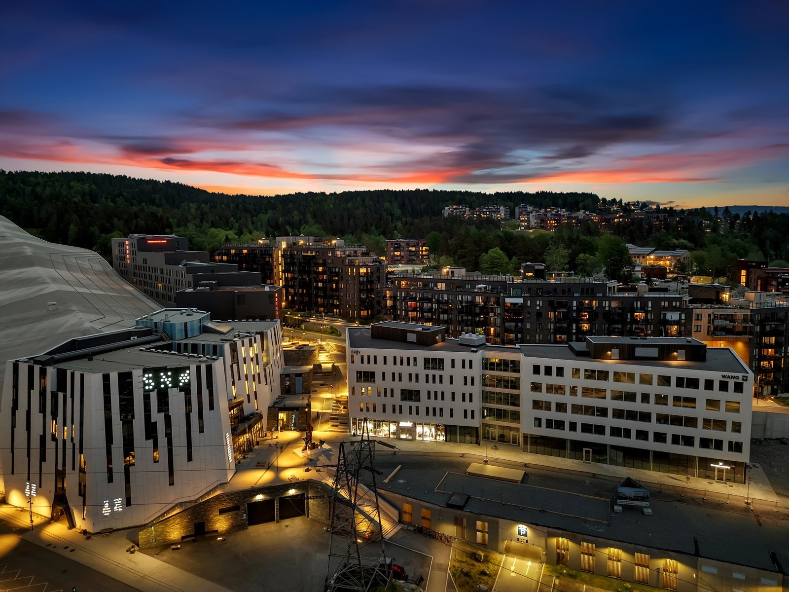 Som en av de nærmeste naboene ligger SNØ som er verdens råeste helårsarena for snøopplevelser. Galleribilde