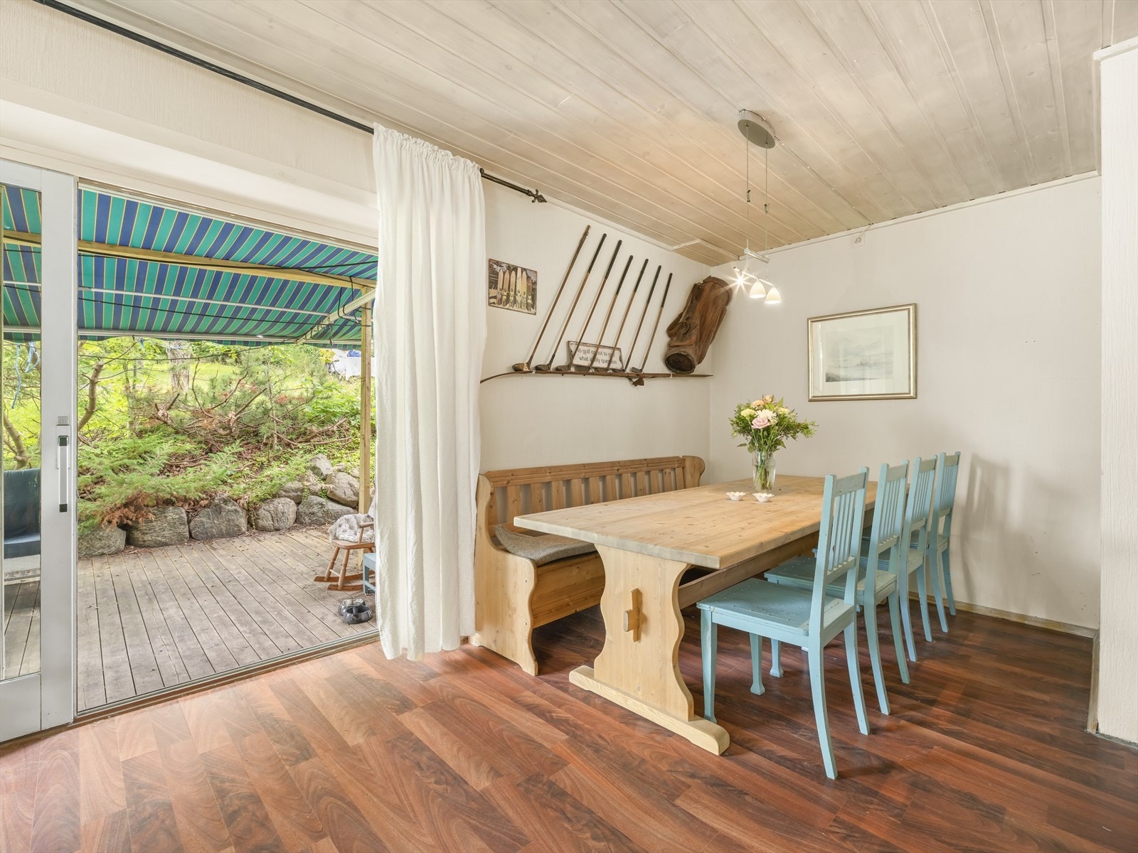 I stuen er det plass til stor spisestue Galleribilde