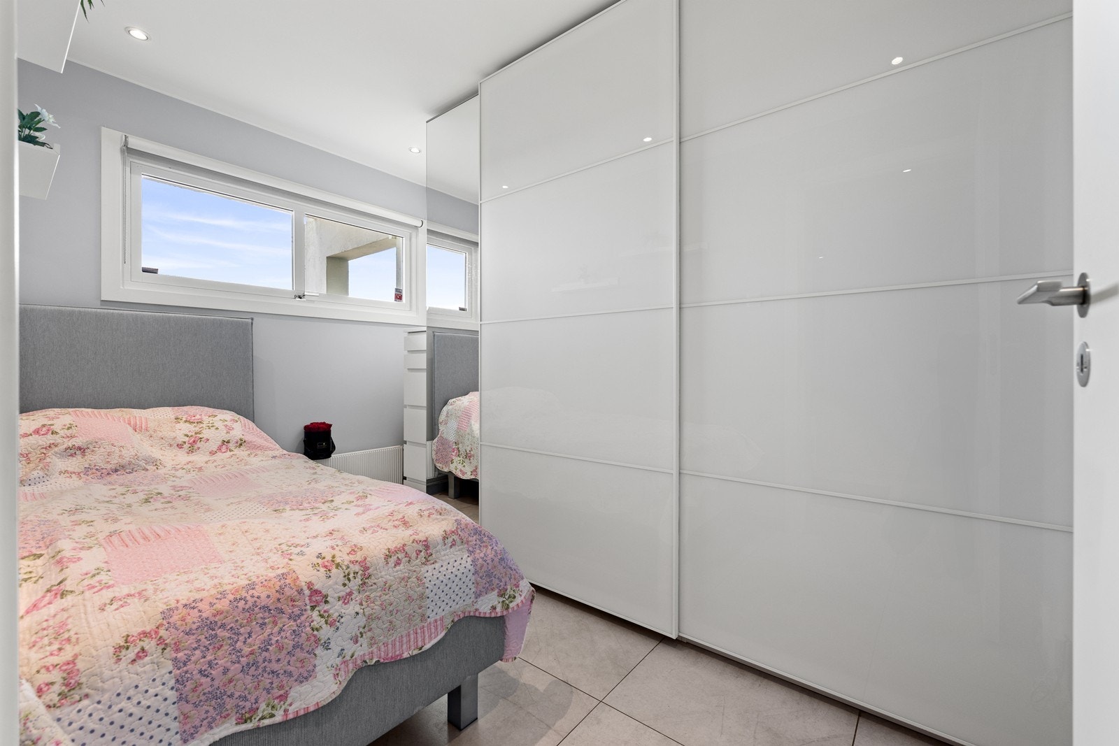 Det andre soverommet passer utmerket som barnerom, kontor eller gjesterom. Galleribilde