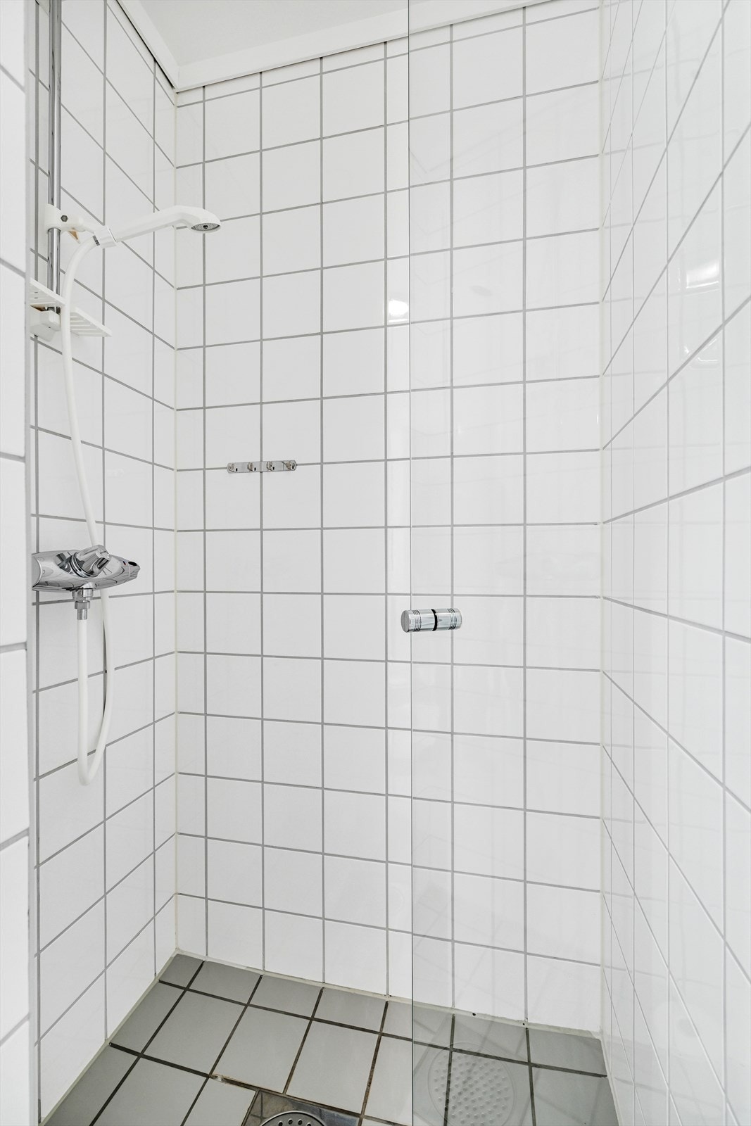 Romslig dusjnisje Galleribilde