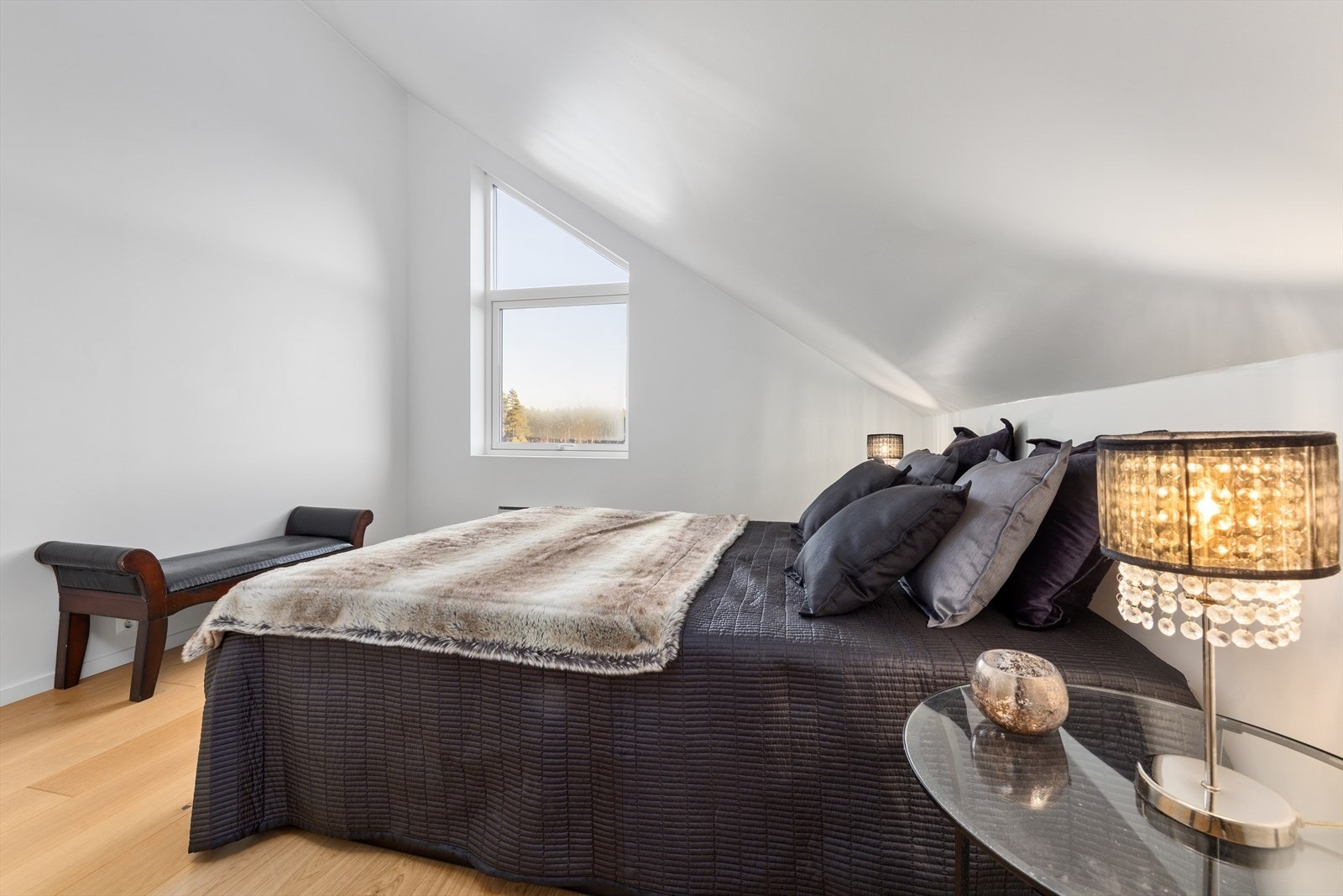 Soverom 2 beliggende i øvre plan. Galleribilde