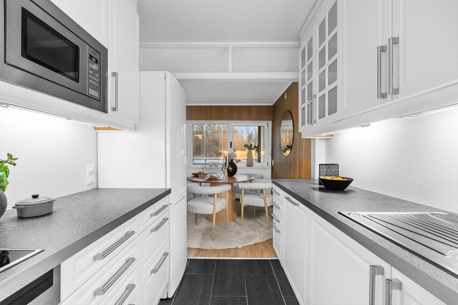 Det er installert en automatisk lekkasjestopper under kjøkkenbenken. Galleribilde