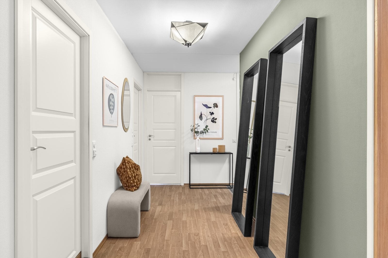 Leiligheten disponerer en ekstern bod i 1. etasje, målt til ca. 2 m². Galleribilde