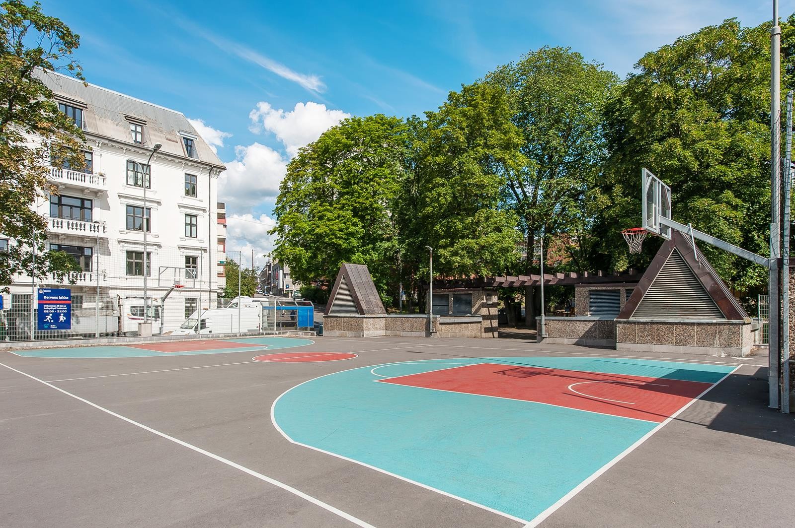 Bervens løkke - utendørs basketball åpent for alle Galleribilde