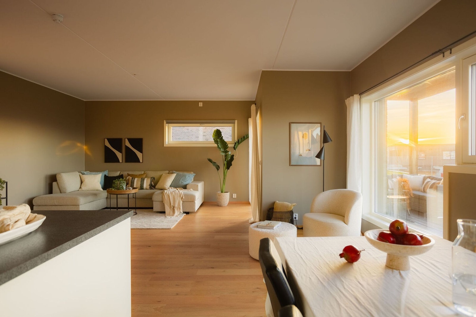 Leiligheten har varmepumpe (a-konto i felleskostnader) og balansert ventilasjon for et deilig inneklima. Galleribilde