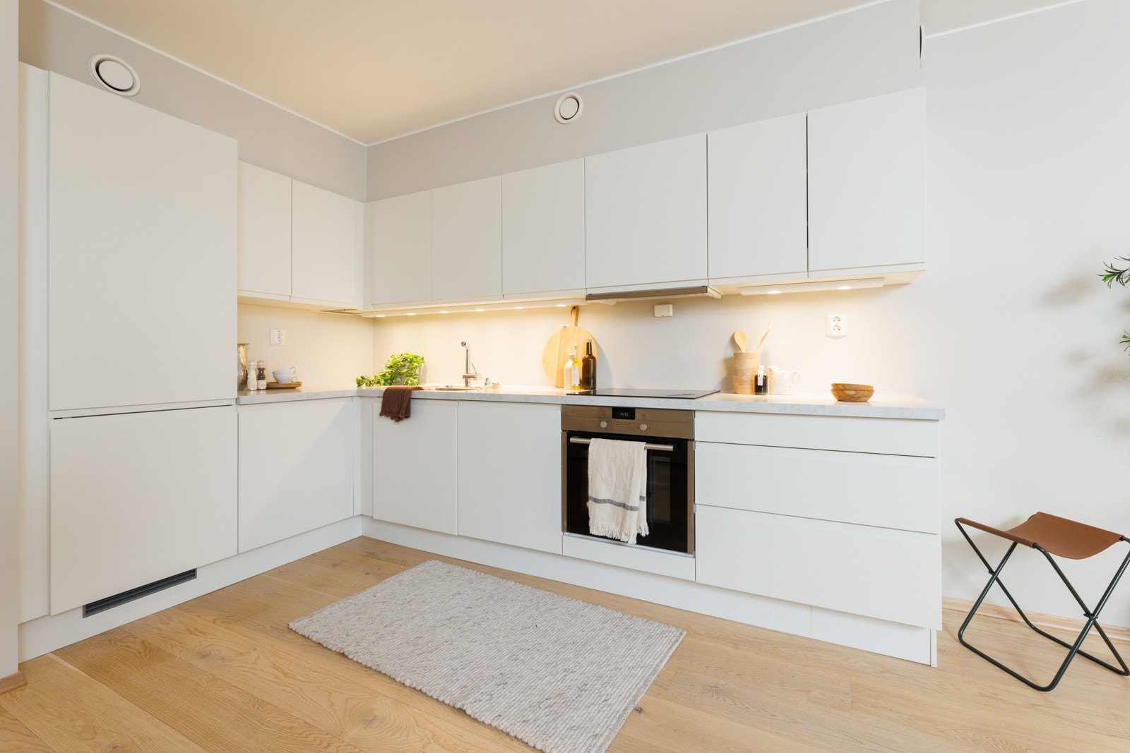 Godt med skap- og benkeplass Galleribilde