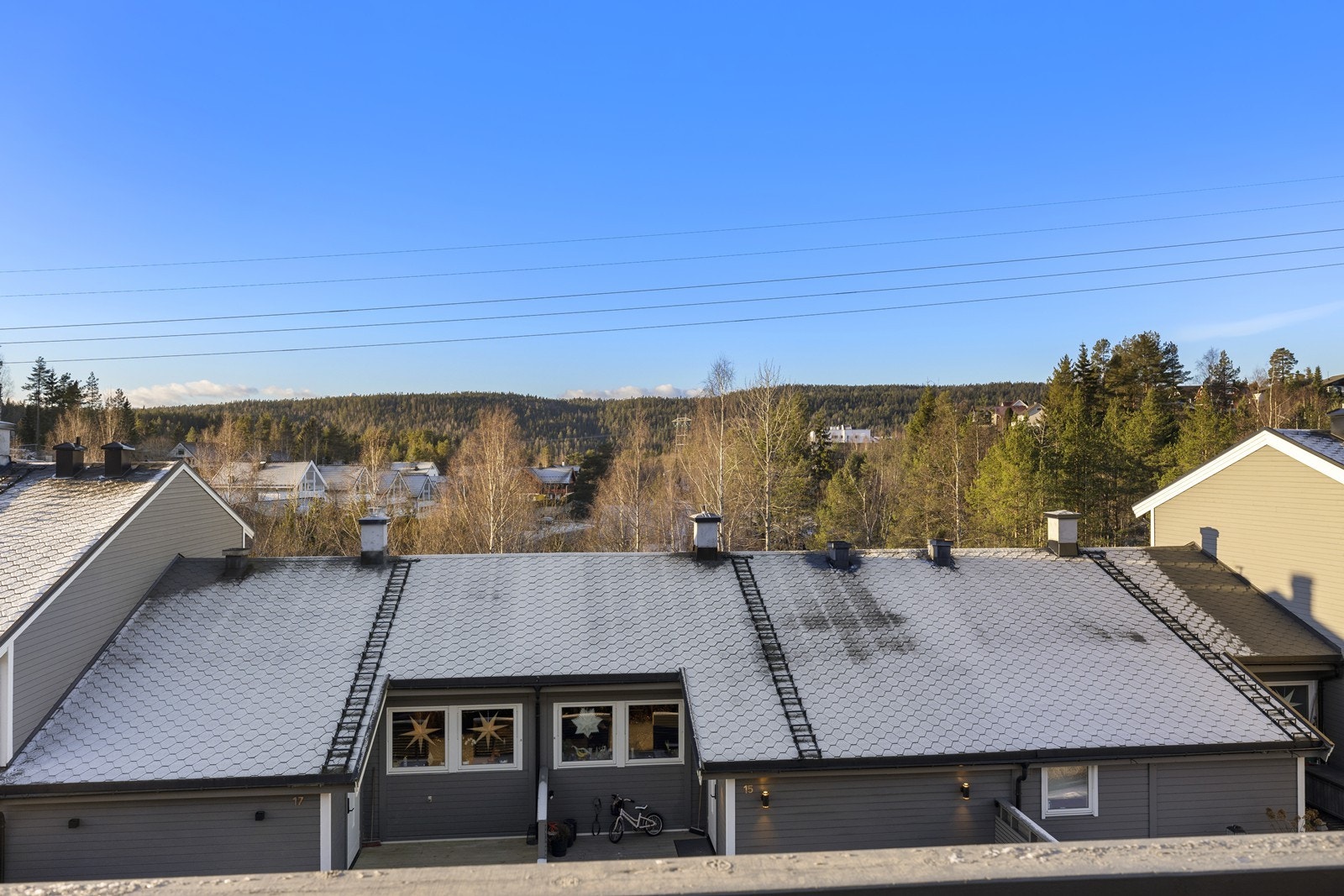 Upåklagelig utsikt og optimale solforhold er noen av kvalitetene leiligheten besitter. Galleribilde