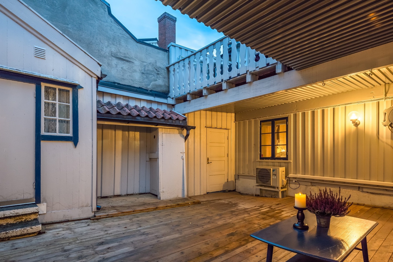 Original to-fløyet port er tatt vare på, og kan settes inn om ønskelig. Galleribilde