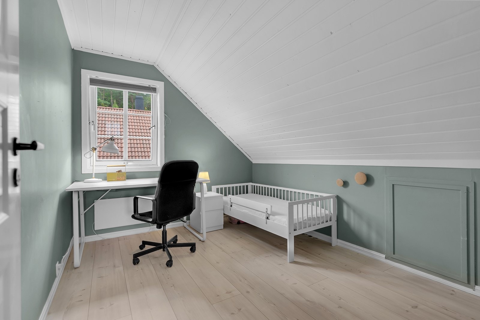 Bod |(benyttes av nåværende eiere som soverom). *Rommet er kun godkjent som bod på godkjente byggetegninger, og er ikke godkjent til varig opphold. Galleribilde