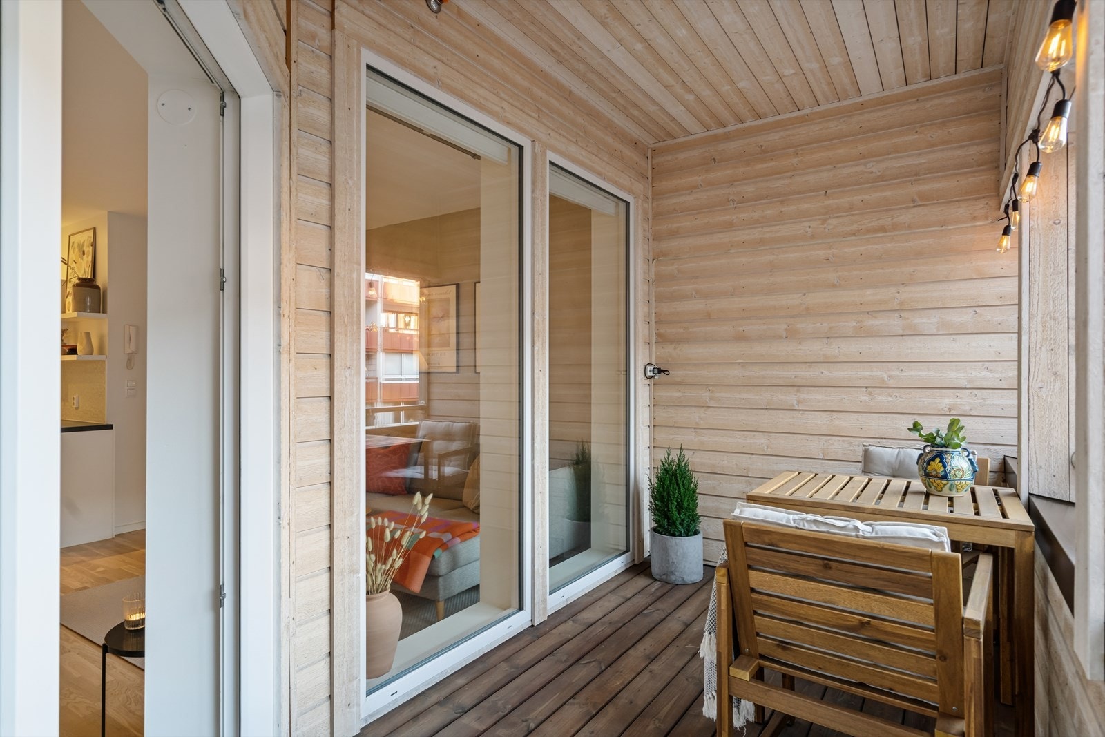 Balkongen har gode møbleringsmuligheter. Galleribilde