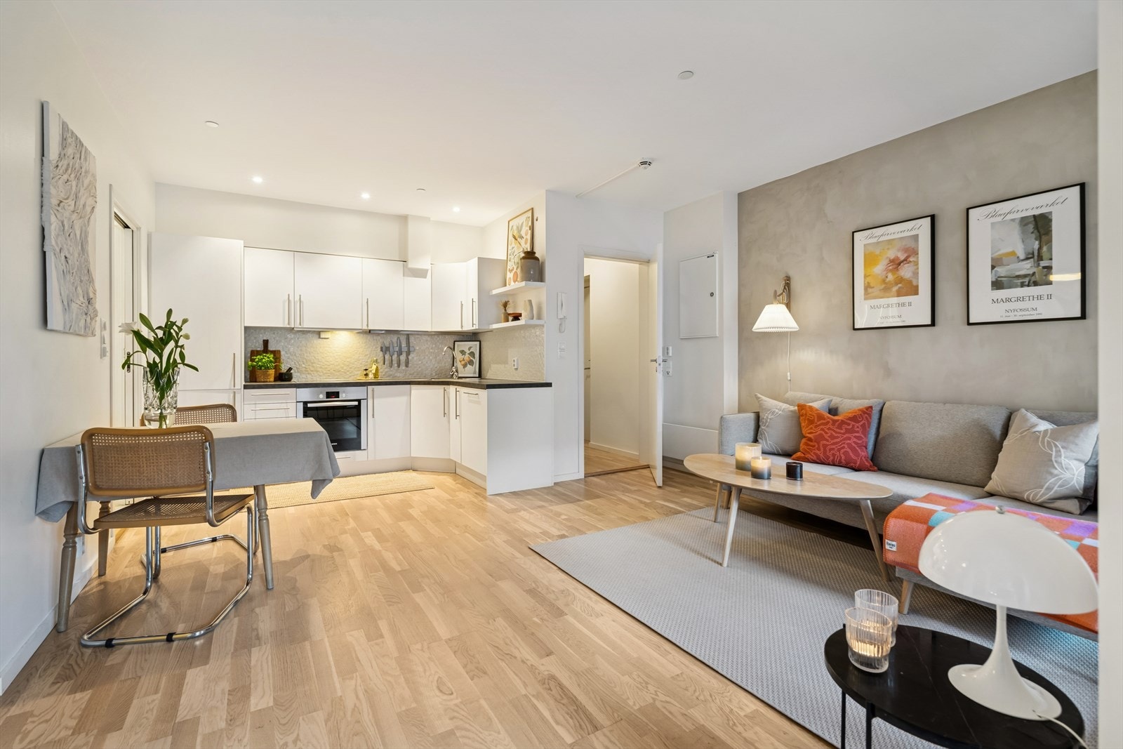 Lys og lettstelt 2-roms selveierleilighet i med sentral beliggenhet i Sandefjord. Galleribilde