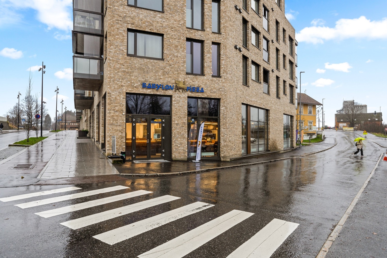 Babylon Pizza har en synlig og sentral beliggenhet i Wessel Park, med enkel adkomst rett fra gateplan. Et populært nærområdetilbud som bidrar til liv, puls og ekte byfølelse. Galleribilde