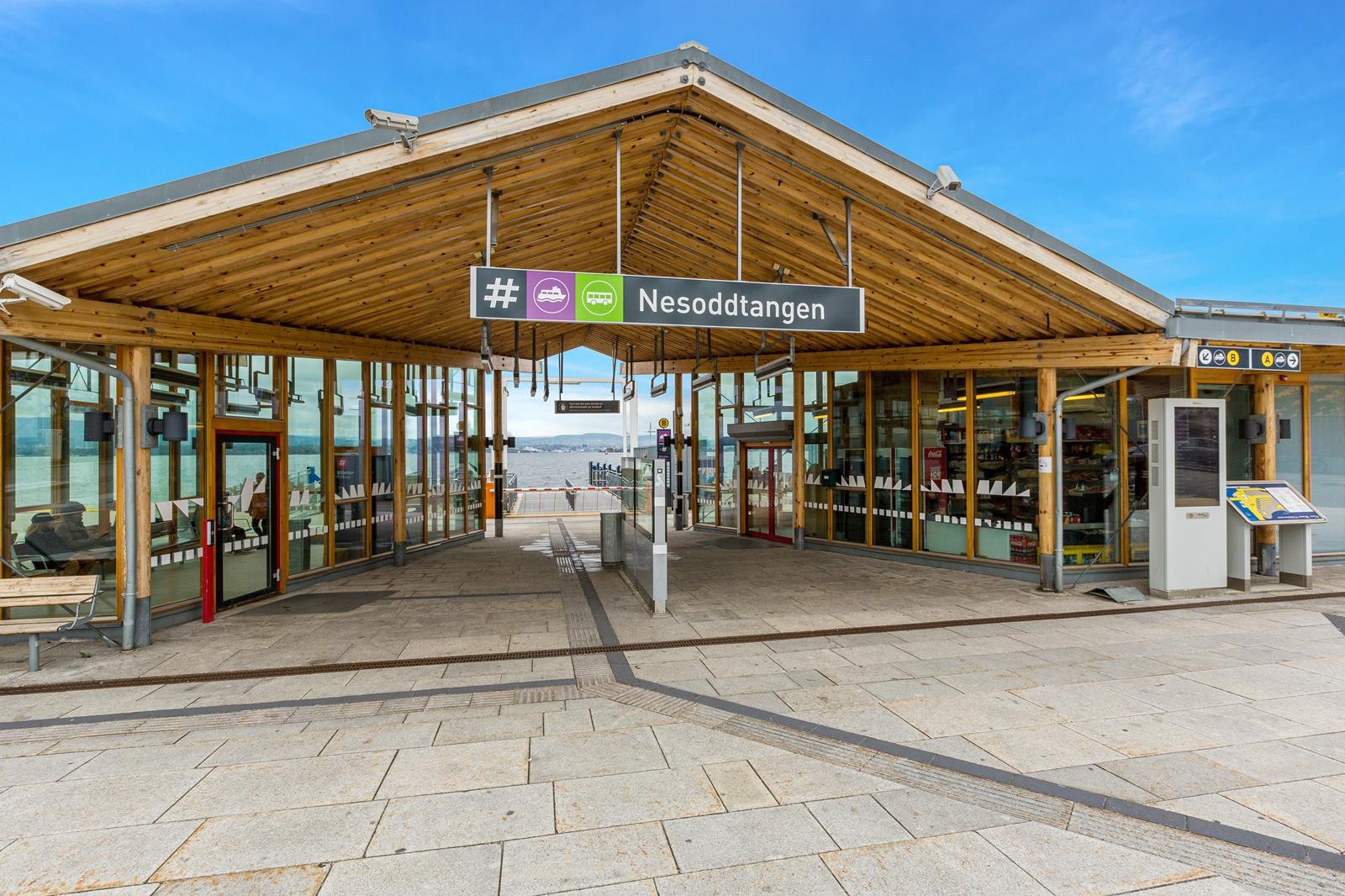 Nesoddtangen har forbindelse til Oslo med båt, overfarten tar ca. 15 minutter Galleribilde