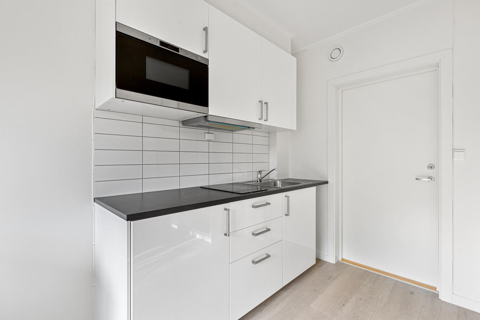 Godt med skap- og benkeplass Galleribilde