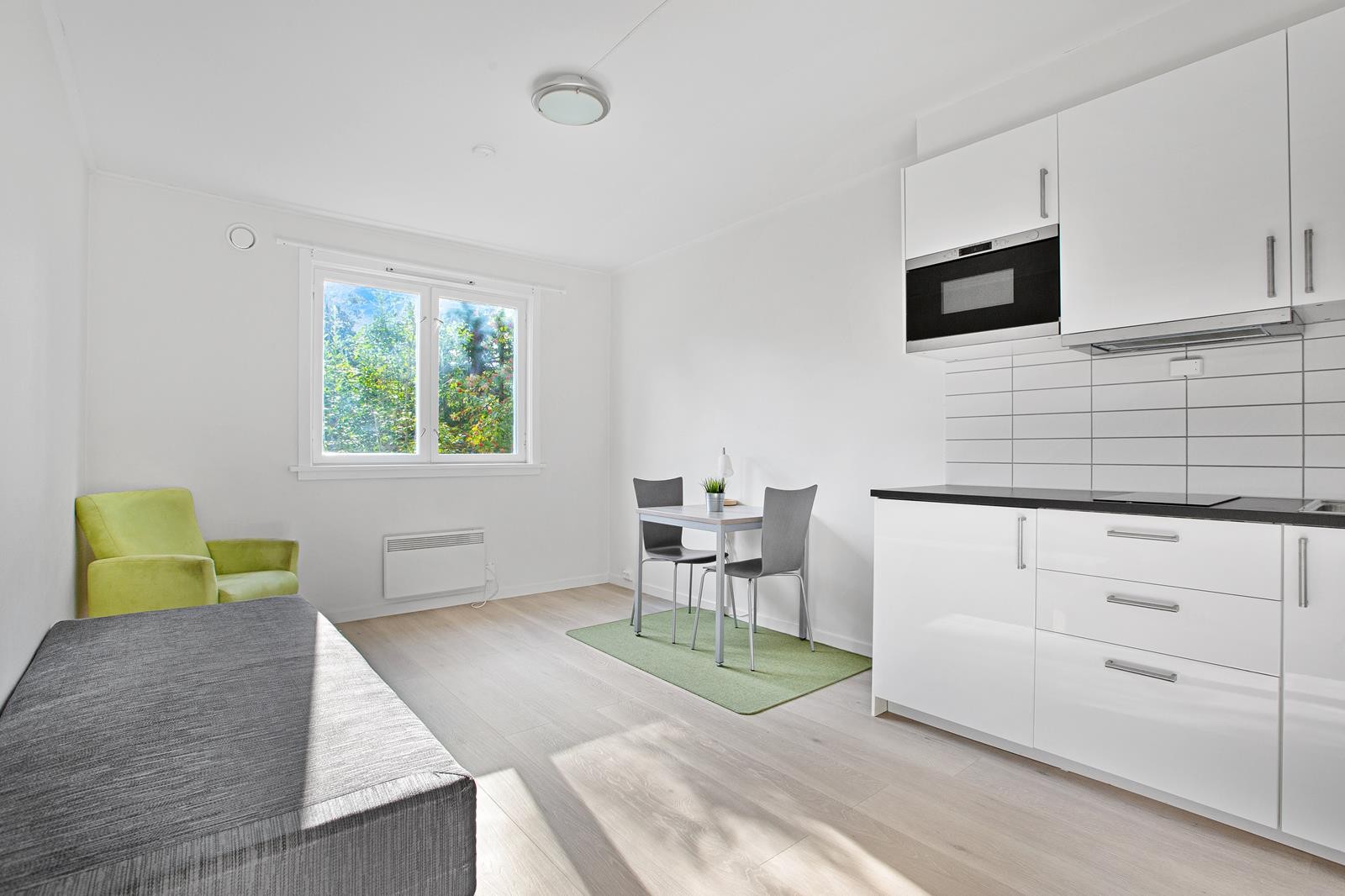 Meget pen 1-roms hybel i 3. etasje i rolige omgivelser omkranset av grøntareale Galleribilde