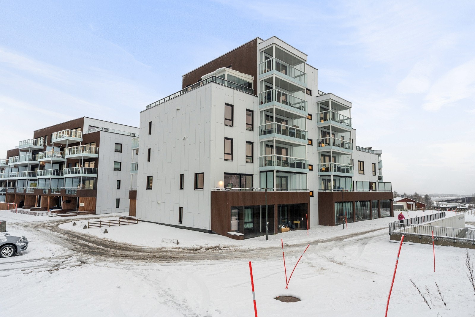 Bygget er nytt fra 2023. Heis fra både parkeringsplass og gjesteparkering og rett opp i etasjen som leiligheten ligger i. Galleribilde