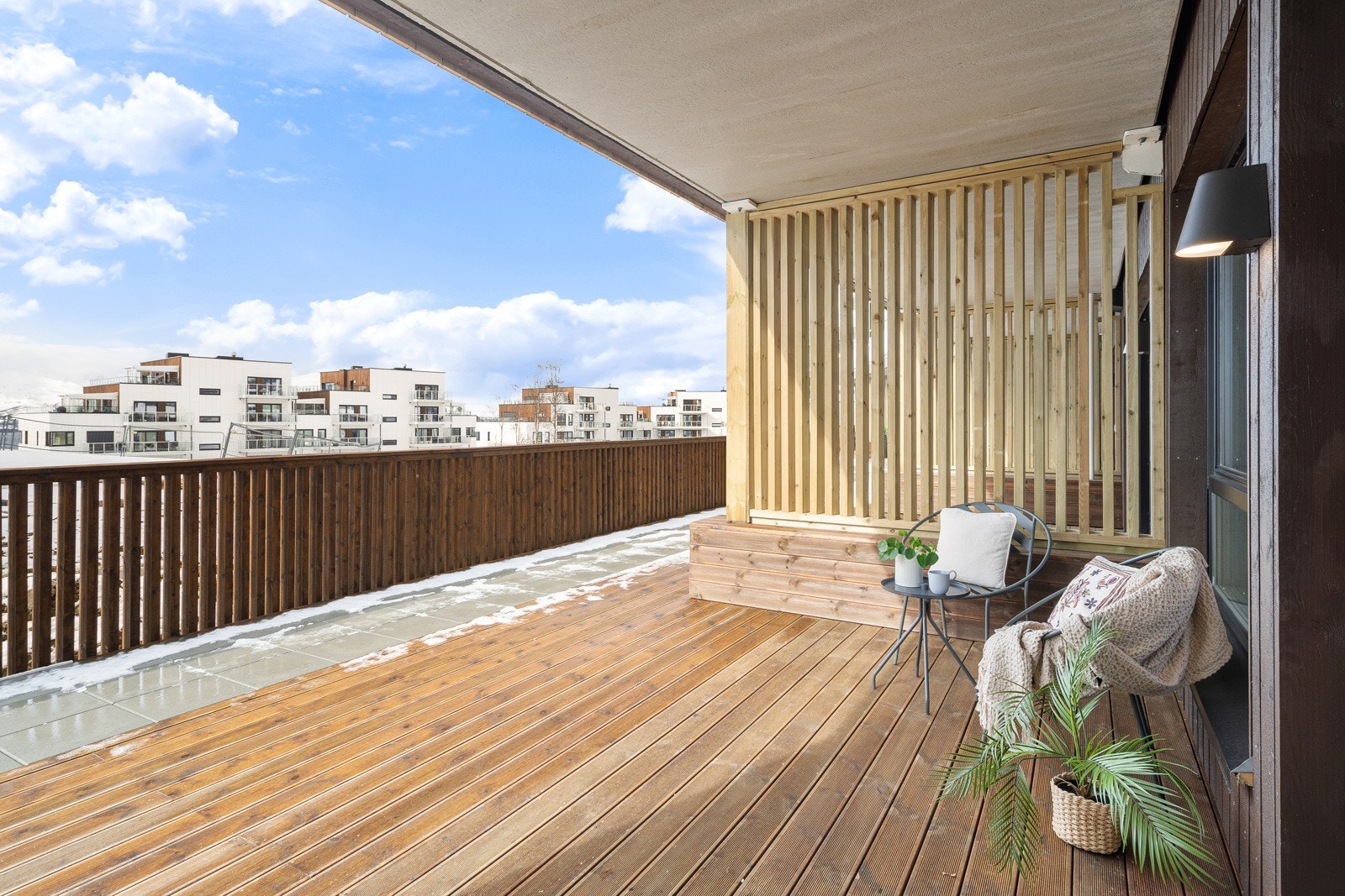 Terrassen er på 11 kvm og byr på meget gode solforhold. Galleribilde