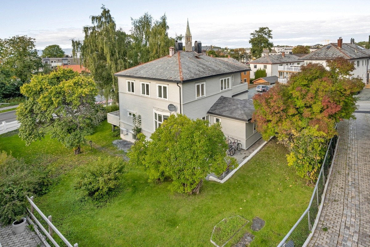 Huset fra baksiden Galleribilde