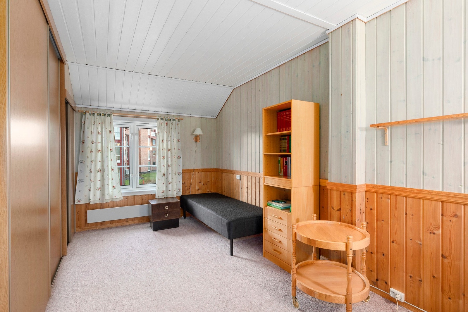 Romslig soverom på 15,5 kvm Galleribilde