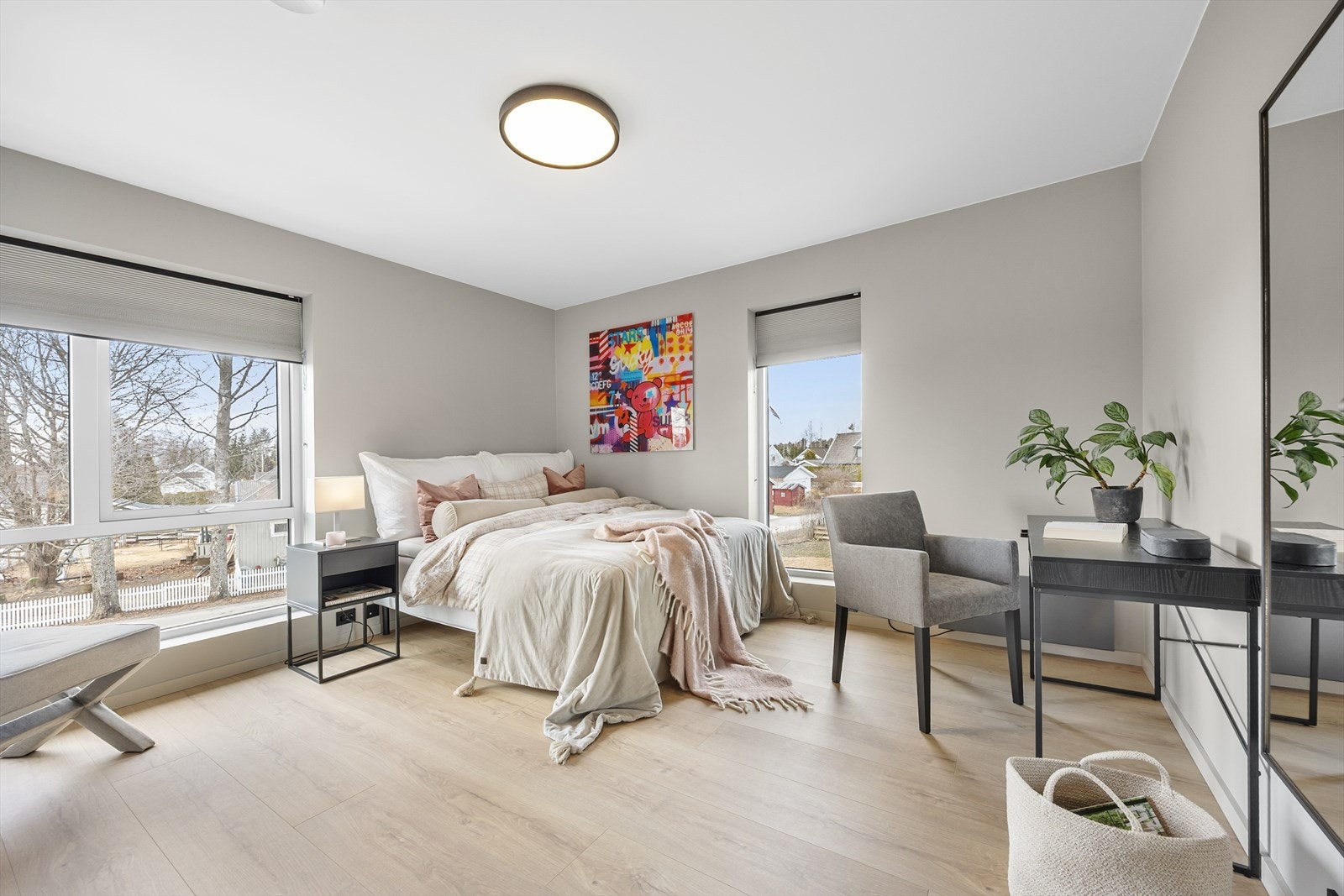 Boligen inneholder fire fine soverom. Galleribilde