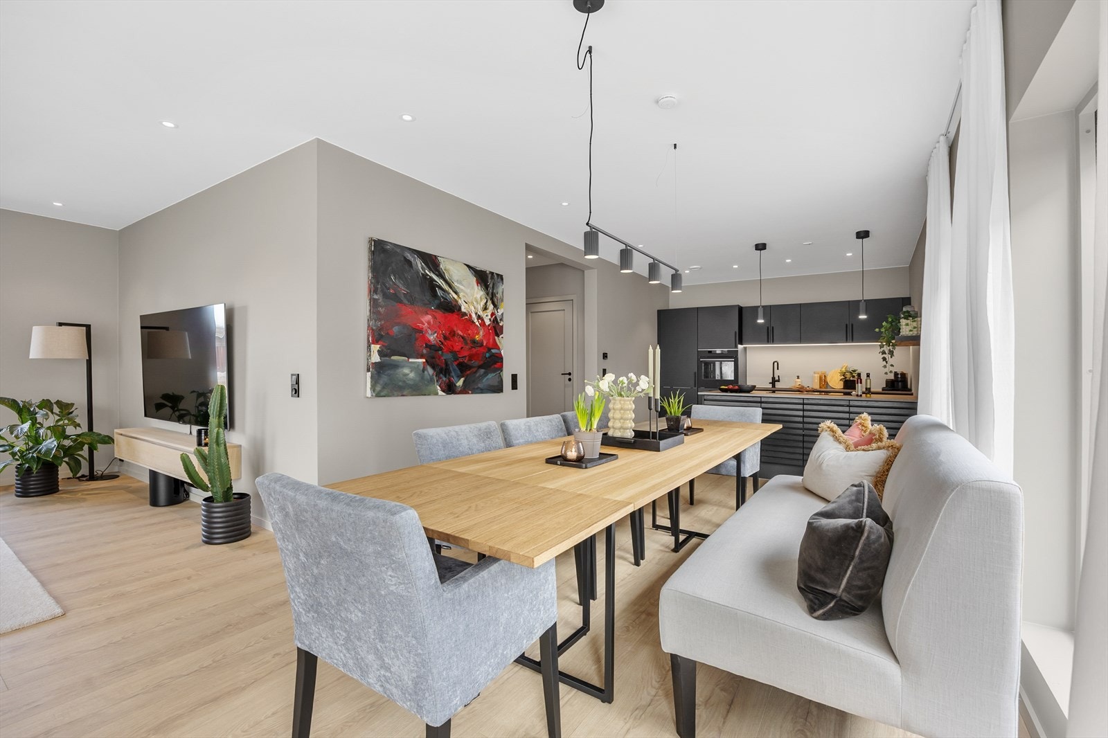 En god plass til å dekke til langbord. Galleribilde