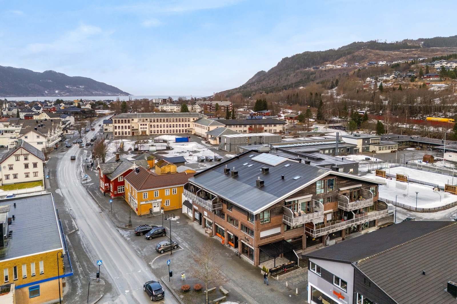 Dette er en leilighet med god beliggenhet og rekke moderne kvaliteter, en unik mulighet for deg som verdsetter komfort og funksjonalitet. Galleribilde