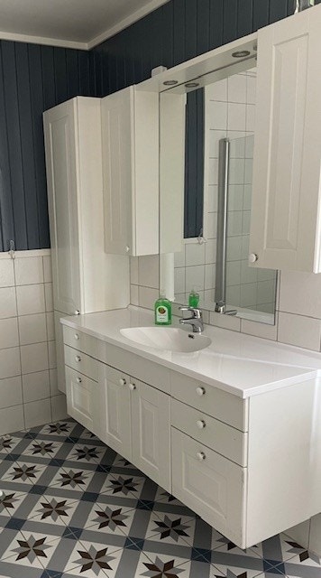 Bad 1tasje som deles av 2 Galleribilde