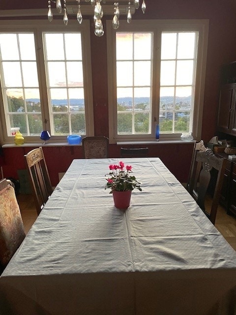 Spisestue i 1.etasje som deles av kollektivet Galleribilde