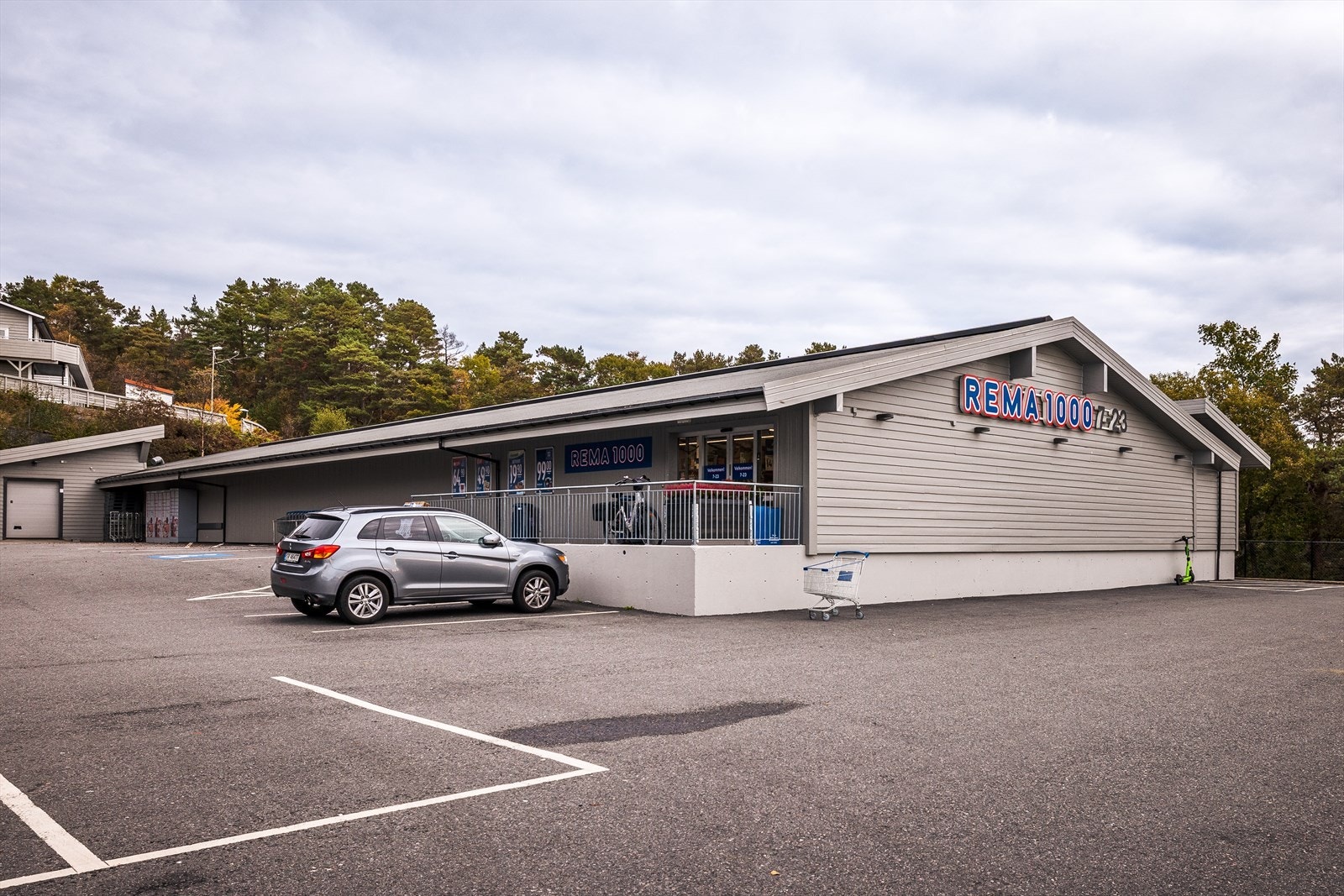 Dagligvarebutikker som Rema 1000 er kun et par minutters gange unna. Galleribilde