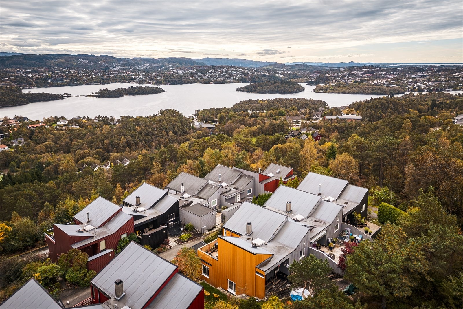 Bønesheien 20 ligger i Bønes, en naturskjønn bydel i Bergen. Galleribilde