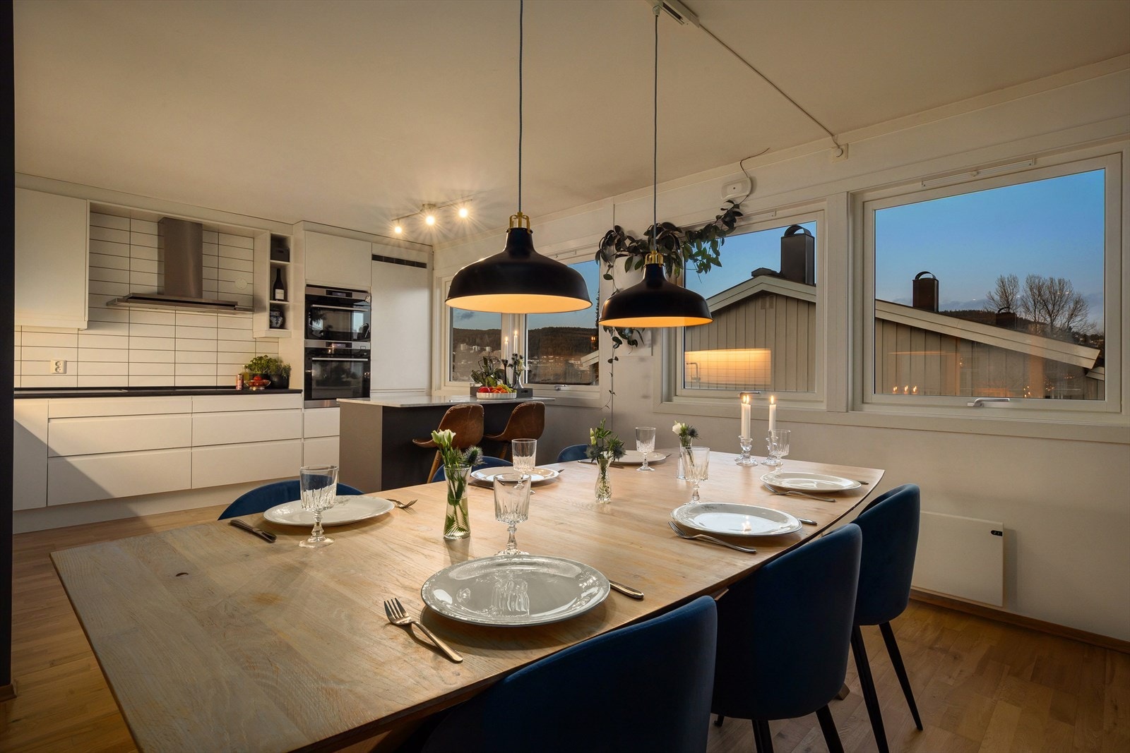 Samle familie og/eller venner rundt middagsbordet for et bedre måltid. Galleribilde